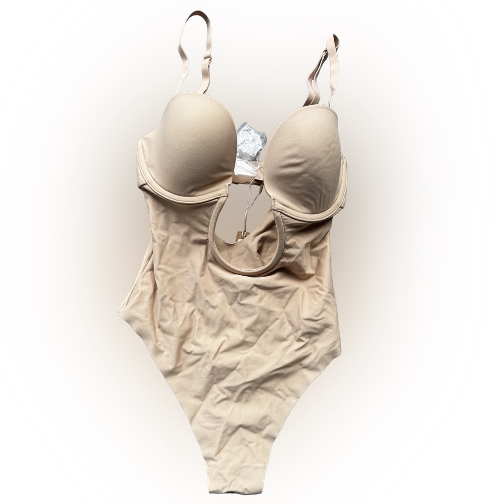 Skims NWT Deep Plunge Shapewear Bodysuit size Extra Small XS in Clay Soft Comfy